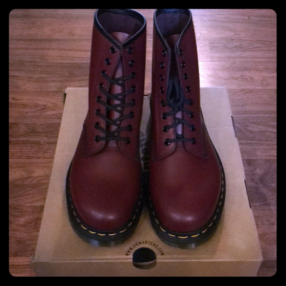 DR. Martens The 1460 NEW with BOX size 10 men’s 9